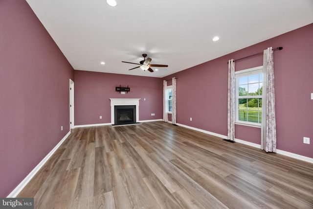 15 BLUE RIDGE DR, Gilbertsville, PA 19525