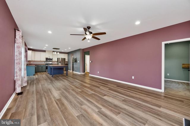 15 BLUE RIDGE DR, Gilbertsville, PA 19525
