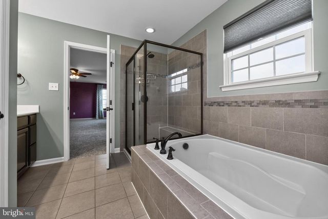 15 BLUE RIDGE DR, Gilbertsville, PA 19525