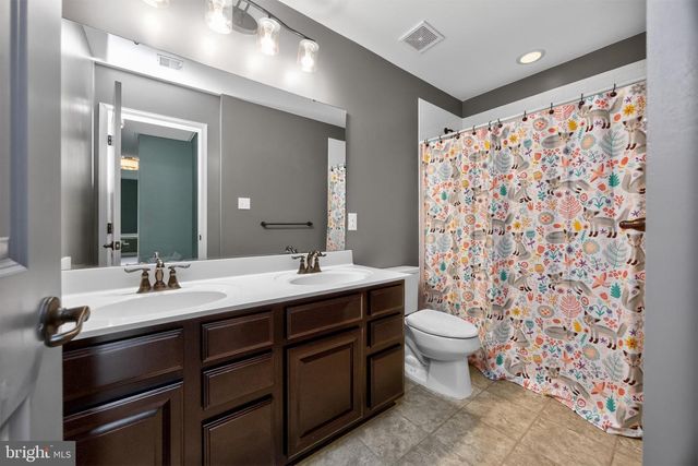 15 BLUE RIDGE DR, Gilbertsville, PA 19525