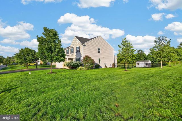 15 BLUE RIDGE DR, Gilbertsville, PA 19525