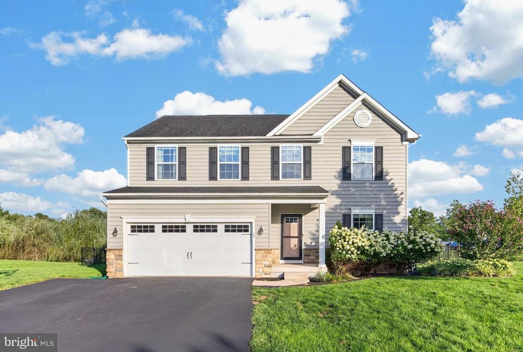 15 BLUE RIDGE DR, Gilbertsville, PA 19525