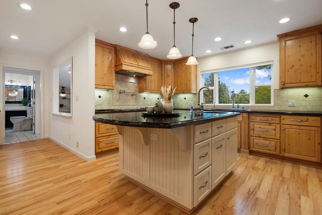 15954 N Tecklenburg Rd, Lodi, CA 95240