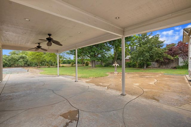 15954 N Tecklenburg Rd, Lodi, CA 95240