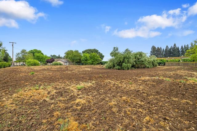 15954 N Tecklenburg Rd, Lodi, CA 95240