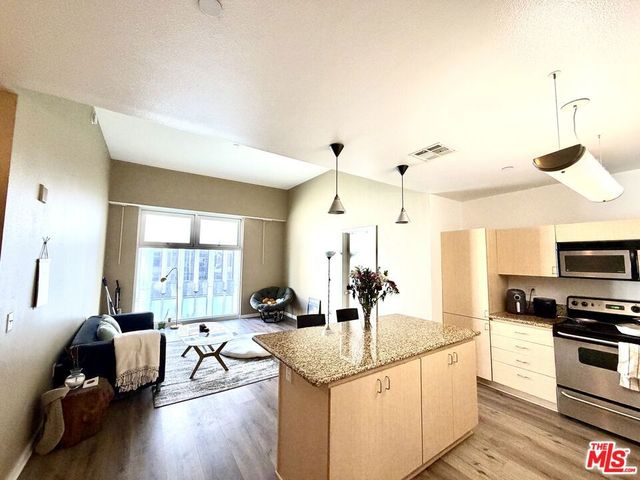 630 W 6th Street 502, Los Angeles, CA 90017