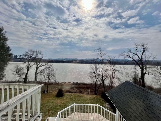 415 Riverside Drive, Chesapeake, OH 45619