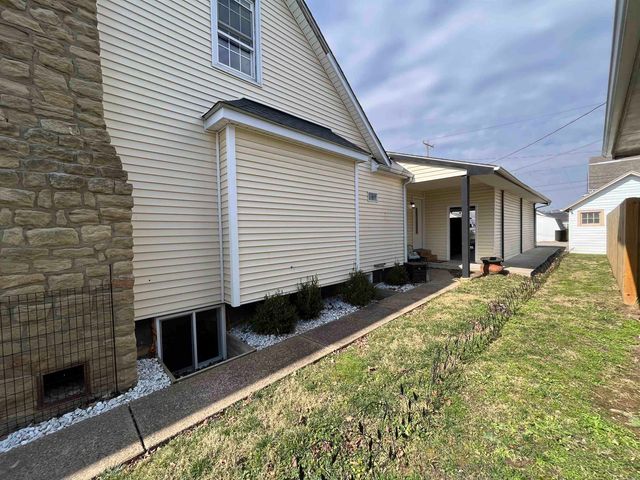 415 Riverside Drive, Chesapeake, OH 45619