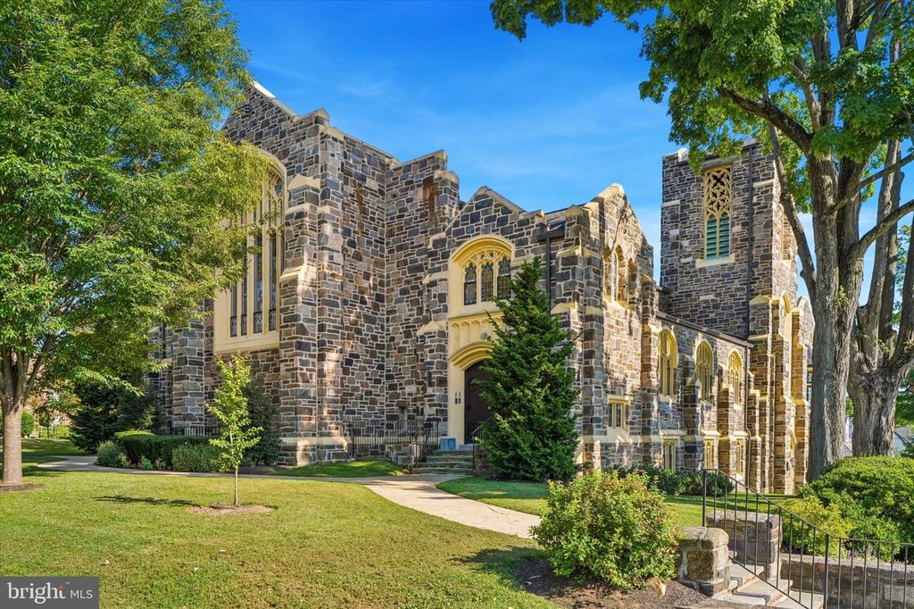 200 PRICE #2, NARBERTH, PA 19072 — exterior