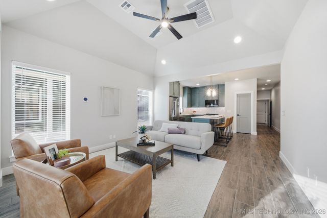 212 S Bluff Street B, Catoosa, OK 74015