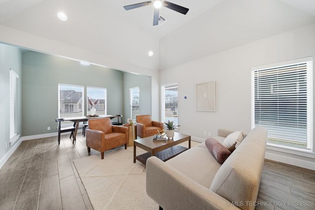 212 S Bluff Street B, Catoosa, OK 74015