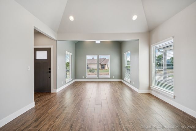 212 S Bluff Street B, Catoosa, OK 74015