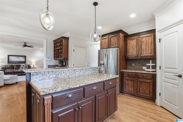 8051 LAKESIDE CIRCLE, Trussville, AL 35173