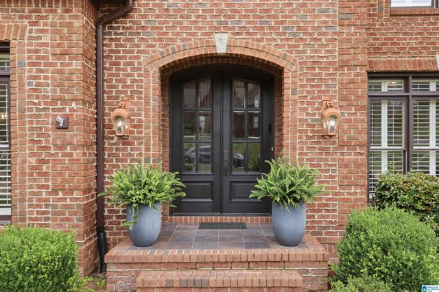 8051 LAKESIDE CIRCLE, Trussville, AL 35173
