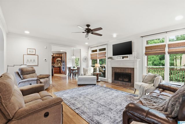 8051 LAKESIDE CIRCLE, Trussville, AL 35173