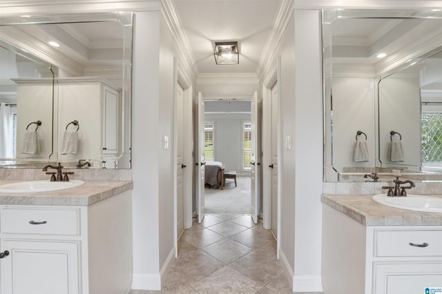 8051 LAKESIDE CIRCLE, Trussville, AL 35173