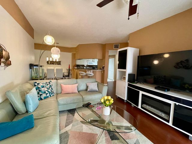 2727 Anzio Court 108, Palm Beach Gardens, FL 33410