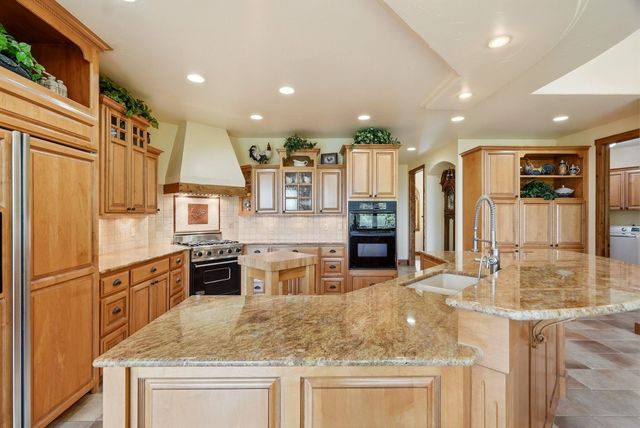 405 W Meadow Ridge Ln, Spokane, WA 99208