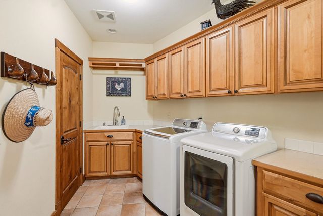 405 W Meadow Ridge Ln, Spokane, WA 99208