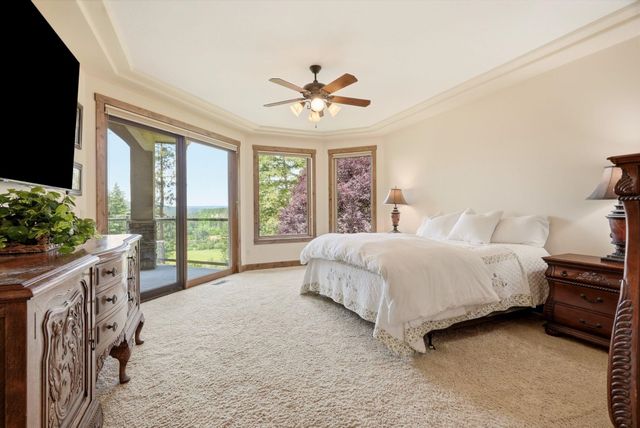 405 W Meadow Ridge Ln, Spokane, WA 99208
