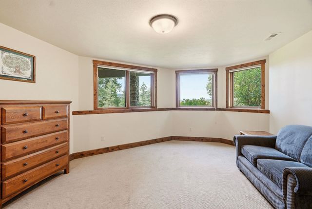 405 W Meadow Ridge Ln, Spokane, WA 99208