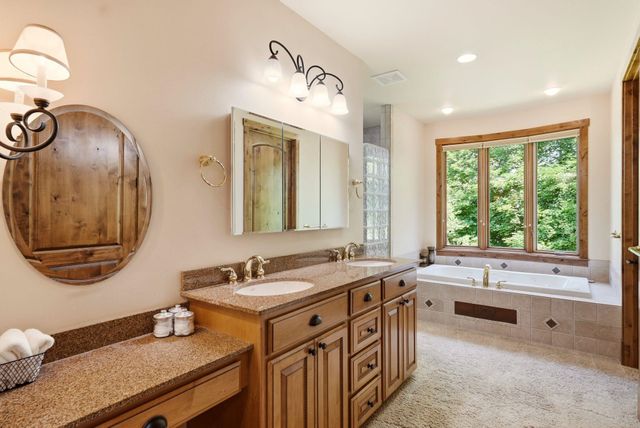 405 W Meadow Ridge Ln, Spokane, WA 99208