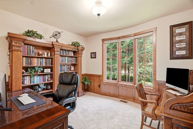 405 W Meadow Ridge Ln, Spokane, WA 99208