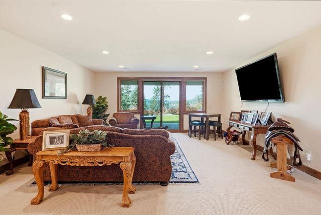 405 W Meadow Ridge Ln, Spokane, WA 99208
