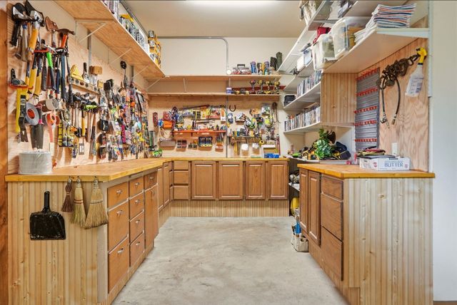 405 W Meadow Ridge Ln, Spokane, WA 99208