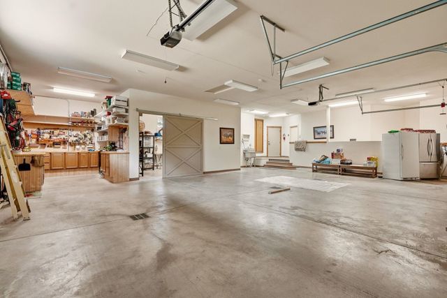405 W Meadow Ridge Ln, Spokane, WA 99208