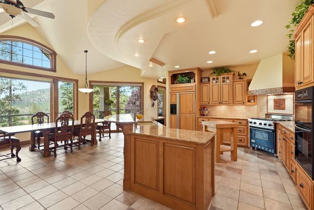 405 W Meadow Ridge Ln, Spokane, WA 99208
