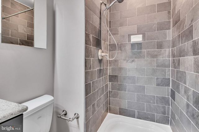 6146 BROOK DR, Falls Church, VA 22044