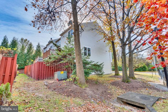 6146 BROOK DR, Falls Church, VA 22044