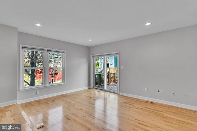 6146 BROOK DR, Falls Church, VA 22044