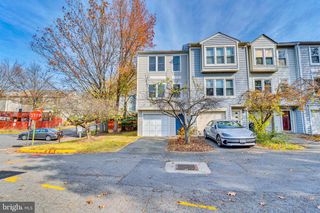 6146 BROOK DR, Falls Church, VA 22044