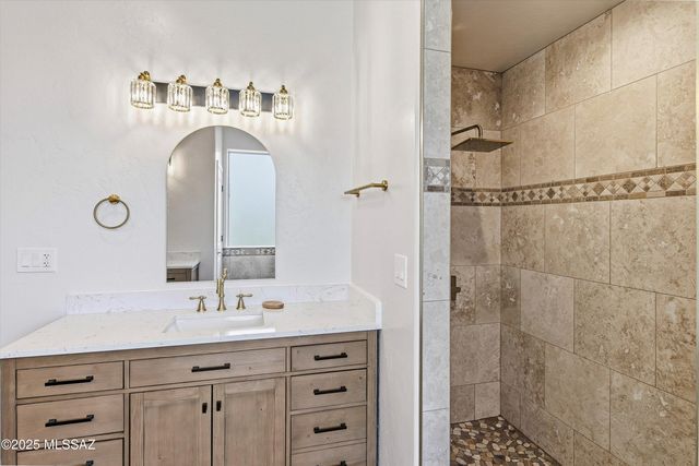 8656 S Sun Bar Ranch Place, Vail, AZ 85641