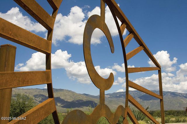 8656 S Sun Bar Ranch Place, Vail, AZ 85641