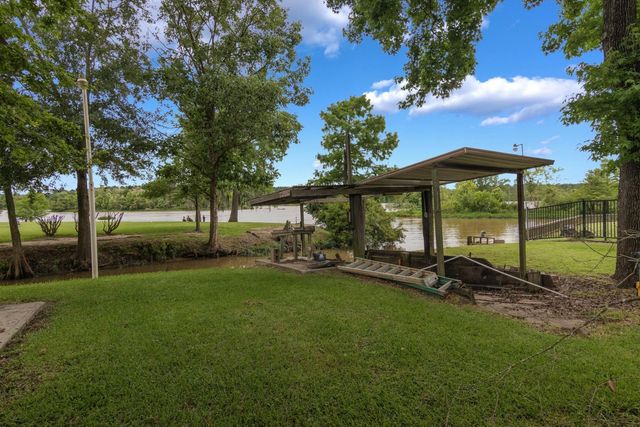 134 Magnolia Point Drive, Houston, TX 77336