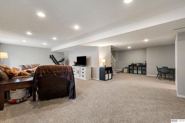 17457 I Street, Omaha, NE 68135