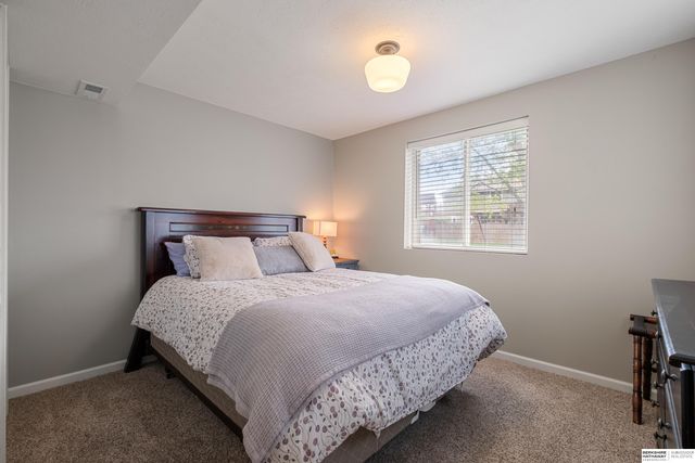 17457 I Street, Omaha, NE 68135