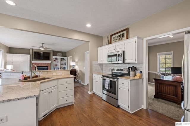 17457 I Street, Omaha, NE 68135