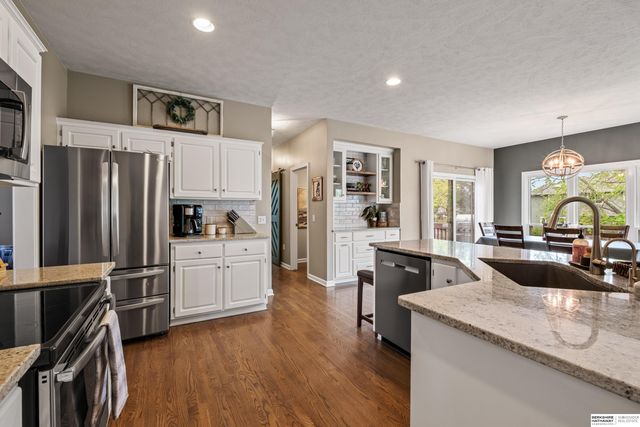 17457 I Street, Omaha, NE 68135