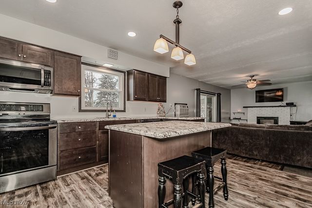 8012 Fenway Drive, Parma, OH 44129