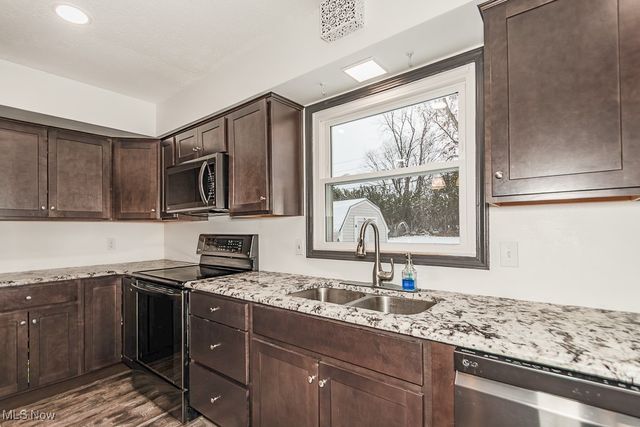 8012 Fenway Drive, Parma, OH 44129