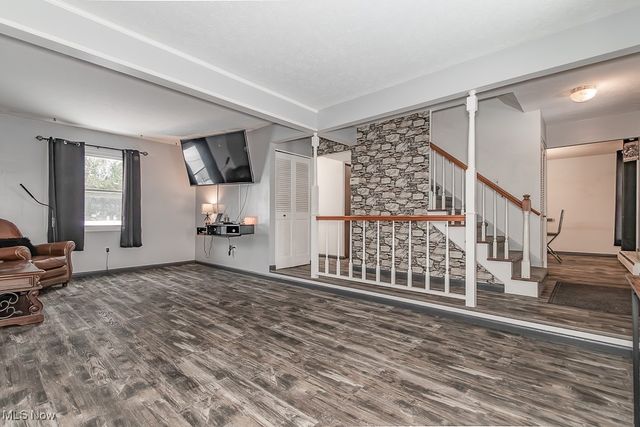 8012 Fenway Drive, Parma, OH 44129