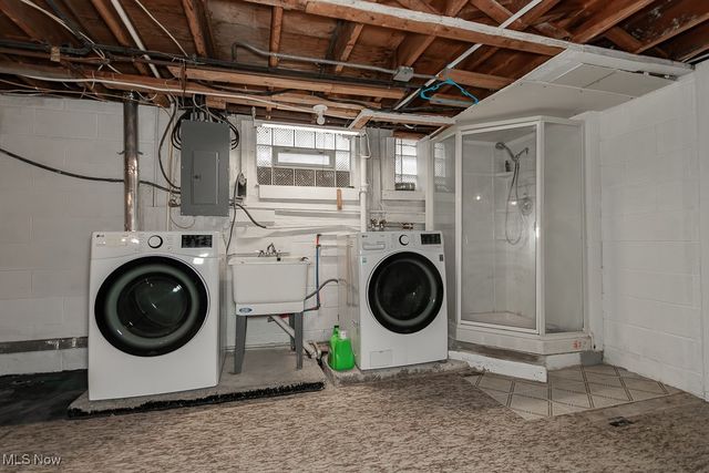 8012 Fenway Drive, Parma, OH 44129