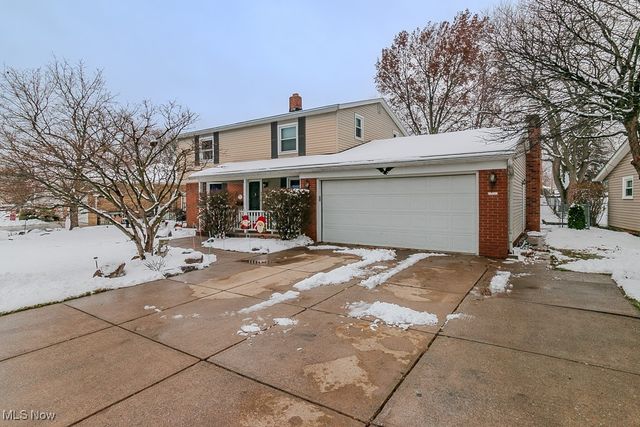 8012 Fenway Drive, Parma, OH 44129