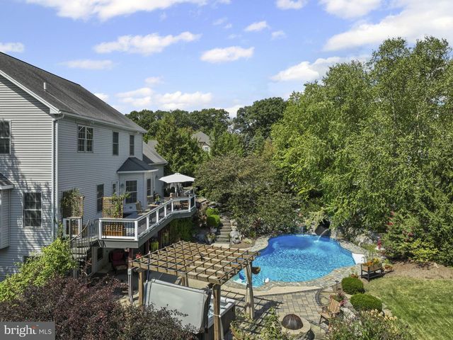 2 COUNTRY SIDE DRIVE, Carlisle, PA 17013