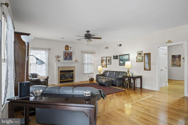 2 COUNTRY SIDE DRIVE, Carlisle, PA 17013
