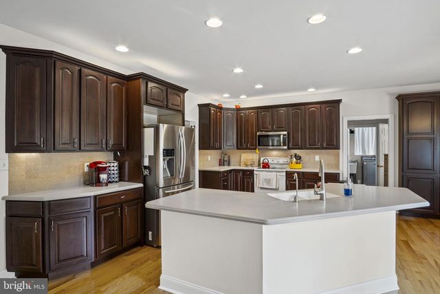 2 COUNTRY SIDE DRIVE, Carlisle, PA 17013
